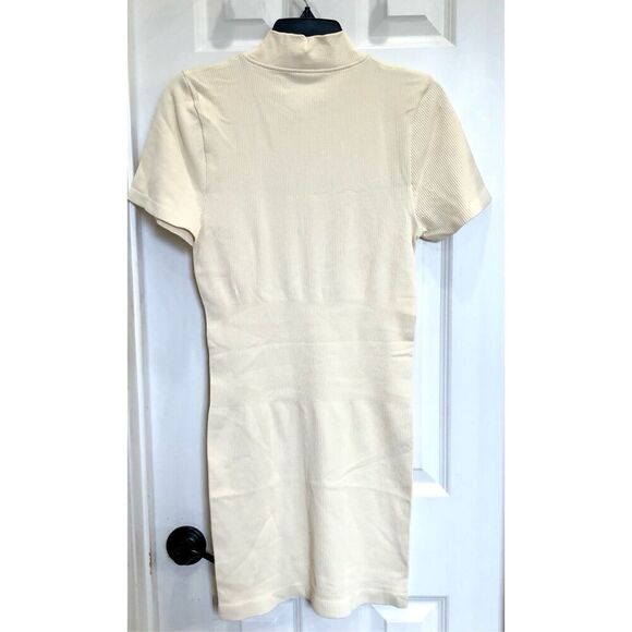 OQQ - 🎉HP🎉 NWT 2-Piece BodyCon Ribbed Zip-Front Short Sleeve Minis/Rose/Cream - Picture 10 of 16